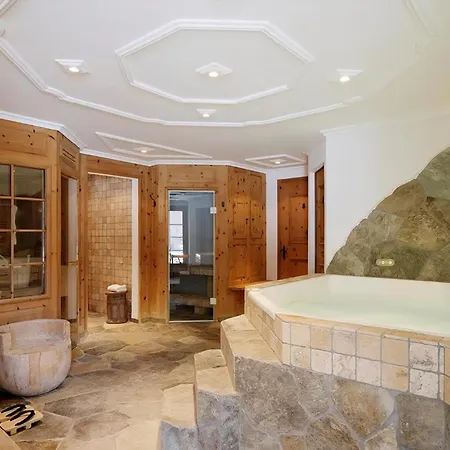 Holiday home Chesarina Chalet